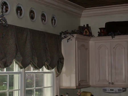 cabinet refinishing, wall finish, crown moulding